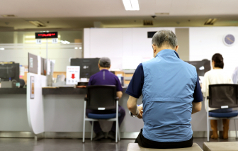 Việc làm giúp người già bớt cô đơn