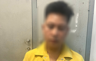 Công an ra quân dẹp 'rác quảng cáo', vẽ bậy