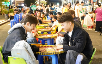 Đường sách TPHCM: Từ không gian đọc đến điểm hẹn văn hóa đêm