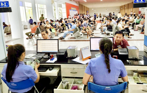 Vé tàu, xe dịp tết vừa đắt, vừa hiếm