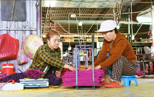 Bám đất, giữ nghề giữa nhịp sống đổi thay