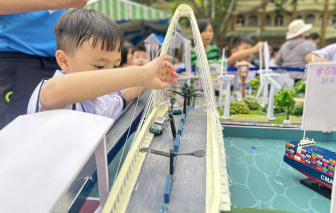 Học môn liên kết: Phụ huynh không biết con học gì, với ai