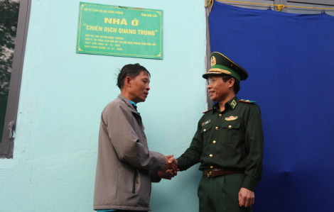 Chiến dịch Quang Trung: Xúc động lễ bàn giao nhà cho người dân vùng rốn lũ Hòa Xuân