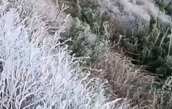 Băng tuyết phủ trắng đỉnh Fansipan