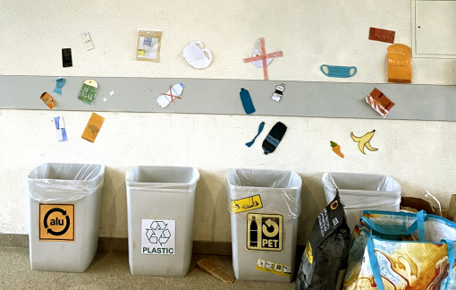 Phân loại rác là bài học đầu tiên