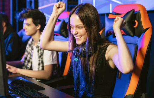 Trẻ ôm mộng game thủ chuyên nghiệp: Đường đến vinh quang có dễ dàng?