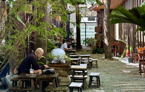 Đi chơi tình tang ở hẻm 28 Thảo Điền