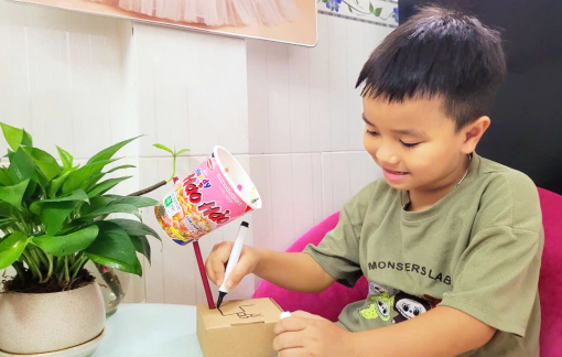 Con không cần trở thành siêu nhân