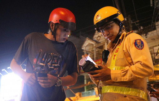 ‘Ma men’ xưng có người nhà làm trong ‘ngành’, gọi điện giải cứu khi bị kiểm tra nồng độ cồn