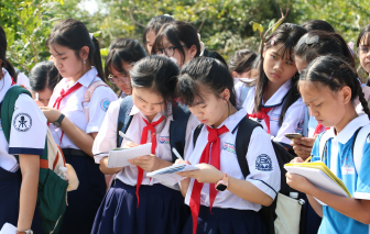 217 học sinh TPHCM thi viết văn giữa thiên nhiên, và không gian lịch sử