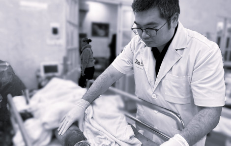 Nát mặt, cụt chi vì tai nạn pháo nổ