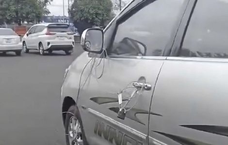 Thực hư vụ bảo vệ bệnh viện khóa cửa ô tô của người chở bệnh nhân đi cấp cứu