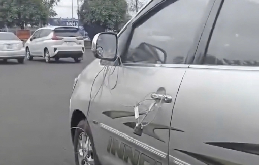 Thực hư vụ bảo vệ bệnh viện khóa cửa ô tô của người chở bệnh nhân đi cấp cứu