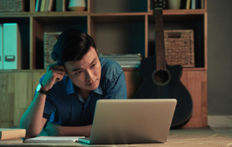 Nợ nần, thất bại và trầm cảm: Câu chuyện ít được nói ra của đàn ông