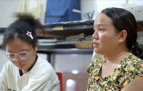 Đừng quên họ: Chồng đột ngột qua đời, người vợ làm đủ nghề bất chấp sức khoẻ chỉ mong 2 con ăn học nên người