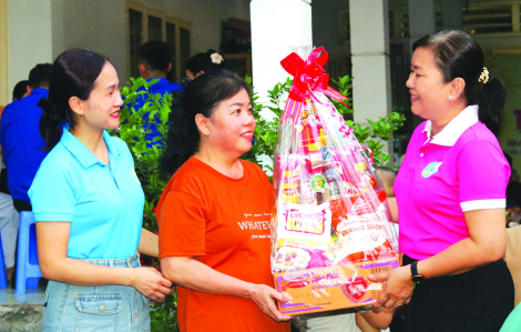 Mang tết no ấm, yên vui đến mọi nhà