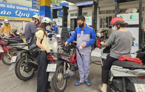 Xăng dầu đồng loạt tăng giá