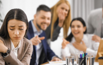 Vợ không đi làm có thật sự là vô trách nhiệm?