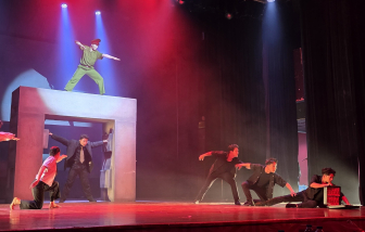 Lừa đảo ‘việc nhẹ lương cao’, cải lương thời khủng hoảng... lên sàn múa