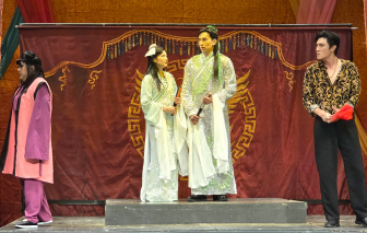 Trai đẹp màn ảnh Thuận Nguyễn lấn sân hát… cải lương?