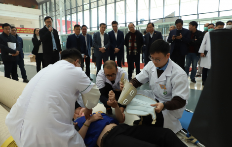 Hơn 300 cán bộ y tế tham gia phục vụ Đại hội XIV của Đảng