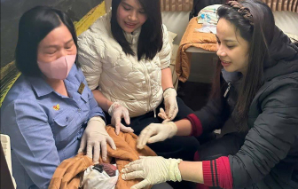 Khen thưởng 2 nữ hộ sinh giúp sản phụ “vượt cạn” trên tàu hỏa