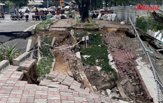 Hơn 50m đường ven kênh ở TPHCM bất ngờ sụp lún lúc sáng sớm