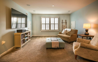 Mẹo vệ sinh sofa giúp ghế luôn bền đẹp như mới