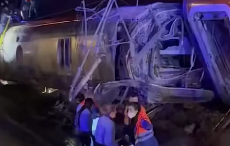 21 người không qua khỏi khi 2 tàu cao tốc đâm nhau