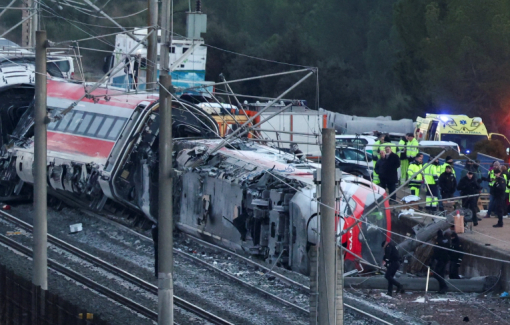 Tàu cao tốc trật bánh ở Tây Ban Nha, 39 người thiệt mạng