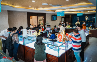 Giá vàng lập kỷ lục mới, 166 triệu đồng/lượng