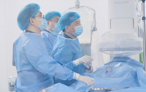 Người phụ nữ thoát phẫu thuật mở ngực nhờ kỹ thuật can thiệp tim mạch ít xâm lấn