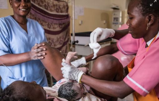 Thế giới đang thiếu gần một triệu nữ hộ sinh
