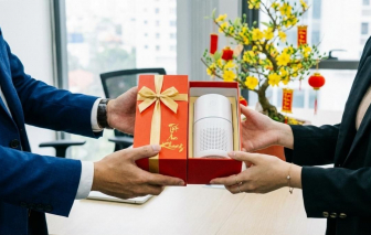 Có nên tặng quà cho sếp dịp tết? Nên chọn thế nào?