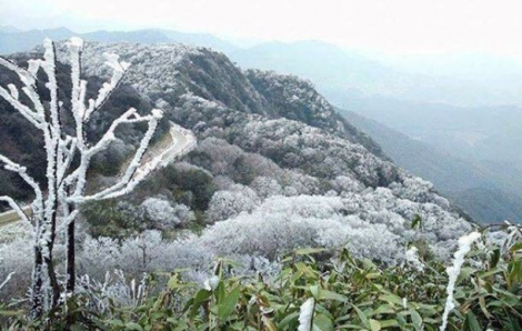 Rét hại tấn công miền Bắc, cảnh báo băng giá ở vùng núi