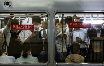 Nam giới Nhật Bản cũng bị...quấy rối