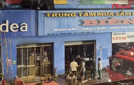 Cháy trung tâm điện máy ở Đồng Nai lúc rạng sáng, 2 mẹ con ra đi thương tâm