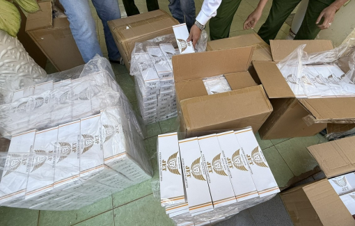 Bắt đối tượng mua 10.000 gói thuốc lá nhập lậu về bán kiếm lời