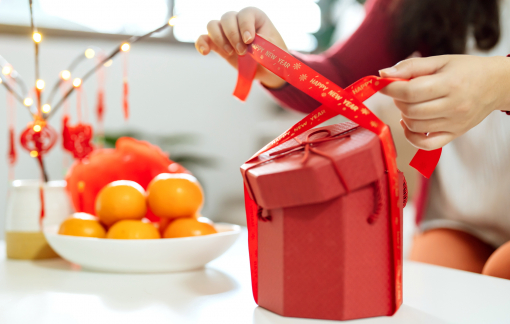 Quà tết sui gia khiến gia đình chia rẽ