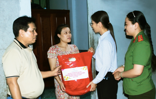 Xuân đến sớm nơi xóm trọ của nữ công nhân