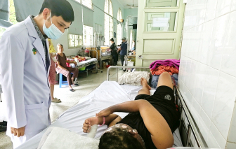 Cận tết, nhiều trẻ cấp cứu vì chơi pháo nổ