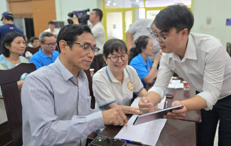 Phường Đông Hưng Thuận đẩy mạnh chuyển đổi số từ cơ sở