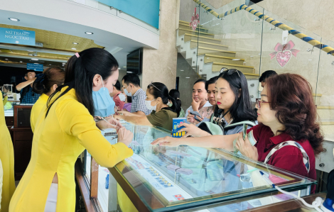 Giá vàng thế giới lên sát 5.000 USD/ounce, trong nước lập đỉnh 173,3 triệu đồng/lượng