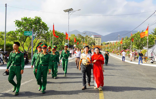 Khánh thành “Đường cờ Tổ quốc - Đường hoa Côn Đảo” vào ngày giỗ Anh hùng Võ Thị Sáu