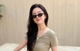 Học Lưu Diệc Phi cách phối đồ để trông trẻ hơn tuổi