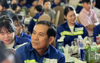 'Tết Yêu Thương' đến với hơn 300 người thu gom rác dân lập TPHCM