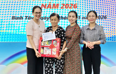 Phường Bình Tây ra mắt nhiều mô hình hỗ trợ phụ nữ khó khăn trong dịp tết