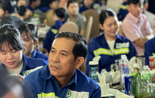 'Tết Yêu Thương' đến với hơn 300 người thu gom rác dân lập TPHCM