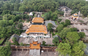 Cận cảnh Di tích lăng vua Tự Đức đang được tu bổ với kinh phí gần 100 tỉ đồng