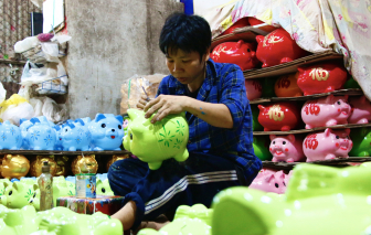 Xóm heo Đất Thủ rộn ràng vào vụ tết